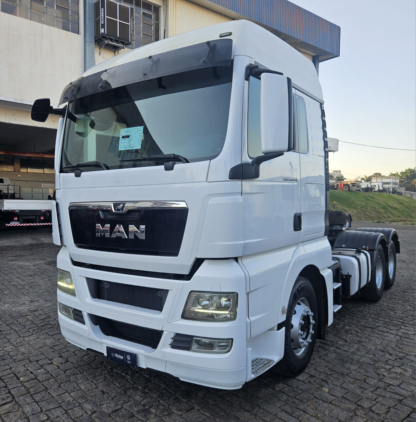 VW 28.440 TGX 6X2